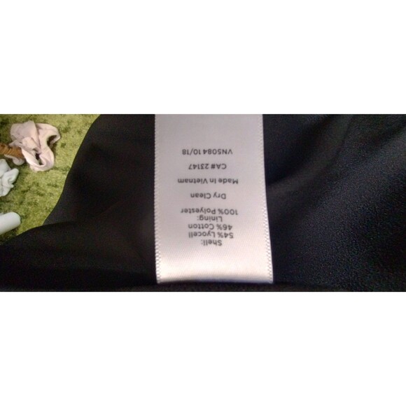 NWOT Talbots Pencil Skirt Zip Back Lyocel blend Pinks Floral Black Size 4 Lined - Picture 7 of 8